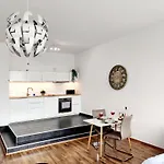 Lokal, Luftig - Loft Mit Heimkino & Parkplatz In Uni- Und Kliniknaehe
