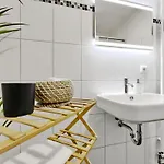 Apartment Lokal, Luftig - Loft Mit Heimkino & Parkplatz In Uni- Und Kliniknaehe