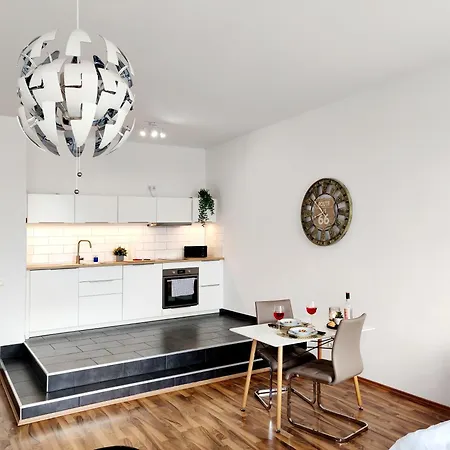 Lokal, Luftig - Loft Mit Heimkino & Parkplatz In Uni- Und Kliniknaehe