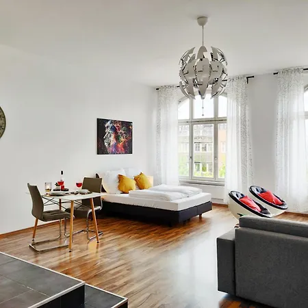 Lokal, Luftig - Loft Mit Heimkino & Parkplatz In Uni- Und Kliniknaehe Apartamento