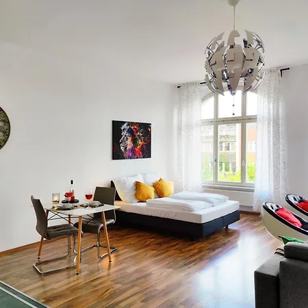 Lokal, Luftig - Loft Mit Heimkino & Parkplatz In Uni- Und Kliniknaehe Apartment *