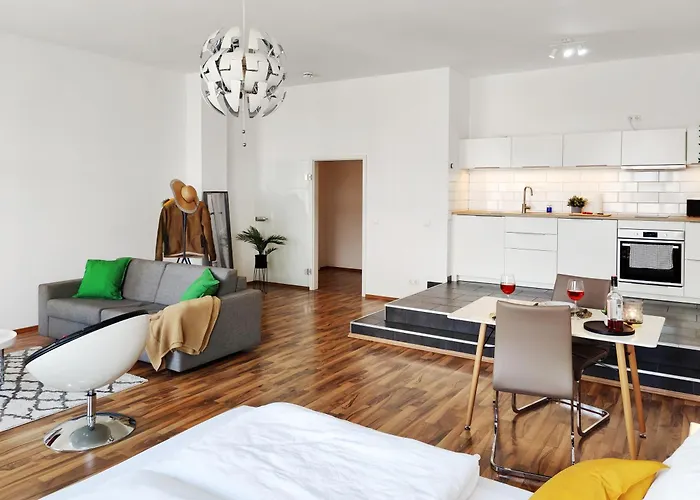 Lokal, Luftig - Loft Mit Heimkino & Parkplatz In Uni- Und Kliniknaehe Lägenhet Magdeburg